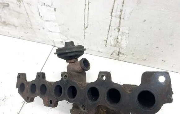 Peugeot 807 Exhaust manifold 9642164480