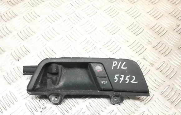 Audi A4 S4 B6 8E 8H Front door interior handle 8E2837020