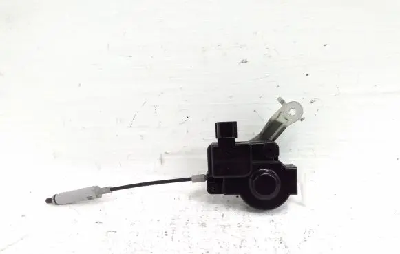 Lexus CT 200H Fuel tank cap lock motor 