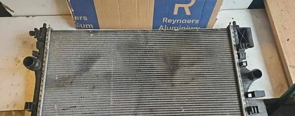 Opel Insignia A Coolant radiator