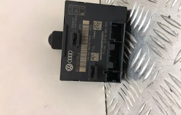 Audi A4 S4 B8 8K Door control unit/module 8K0959795A
