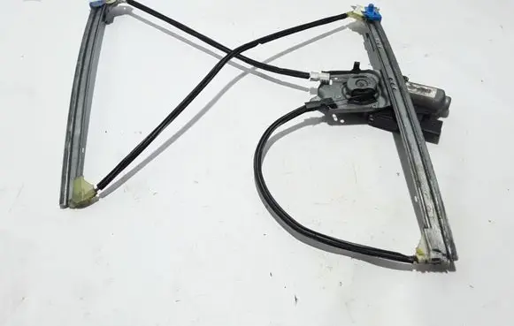 Front window lifting mechanism without motor