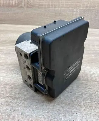 BMW 5 E60 E61 ABS Pump 6768910 6768912 6758743