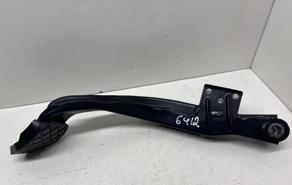 Audi A4 S4 B6 8E 8H Clutch pedal 8E172140