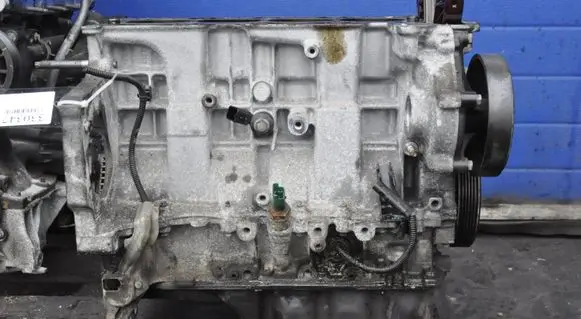 Citroen DS3 Engine block 5F01
