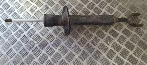 Audi A4 S4 B5 8D Front shock absorber/damper 8d0413031l