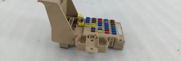 Subaru Legacy Fuse module 82201AG010