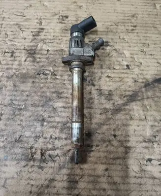 Volvo V50 Fuel injector 9657144580