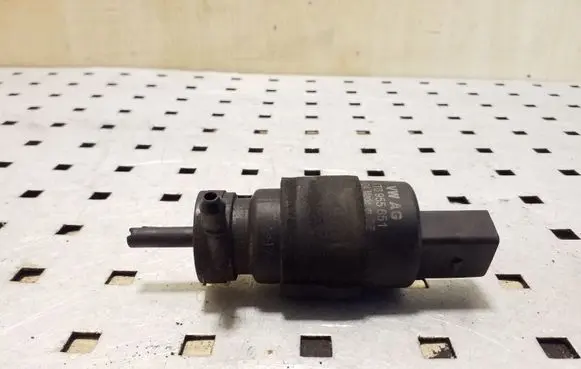 Audi TT TTS Mk2 Windscreen/windshield washer pump 1T0955651