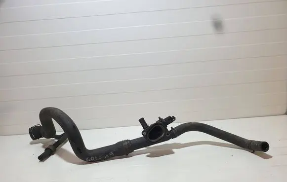 Engine coolant pipe/hose