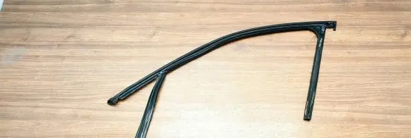 BMW X4 F26 Rubber seal front door window/glass 7454166