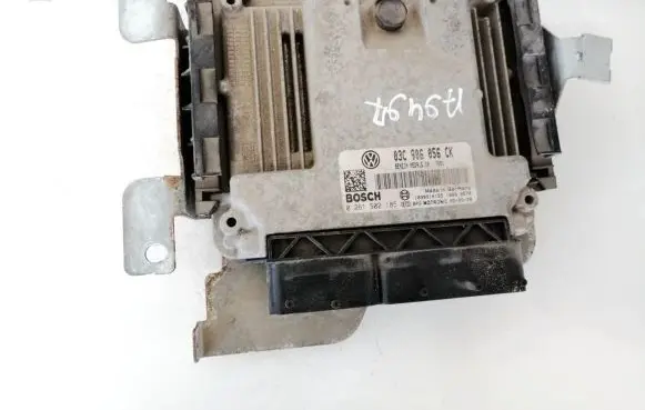 Volkswagen Golf Plus Engine control unit/module 03c906056ck 0261s02185