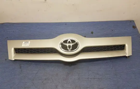 Toyota Corolla Verso E121 Front grill 1C0