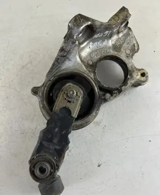 Engine mount bracket
