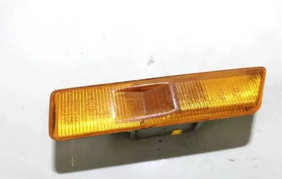 Subaru Legacy Front fender indicator light oew2040