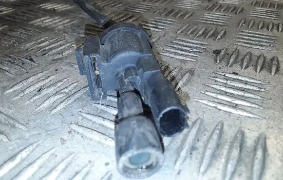 Mercedes-Benz C W203 Vacuum valve 0025401497 48B43625B00