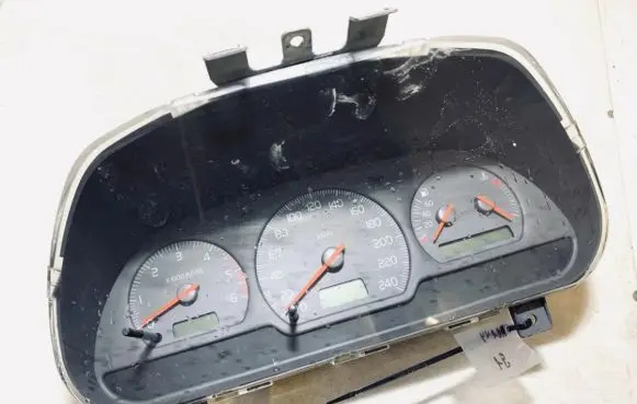 Volvo S40, V40 Speedometer (instrument cluster) 30887694 99w06d3