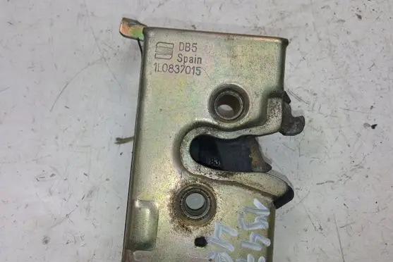 Seat Toledo I (1L) Front door lock DB51L0837015