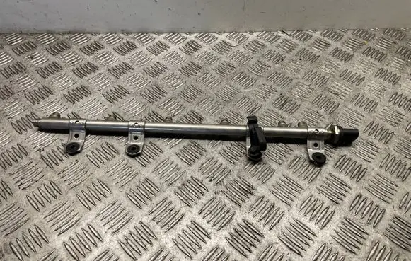BMW 3 E92 E93 Fuel main line pipe 7828049