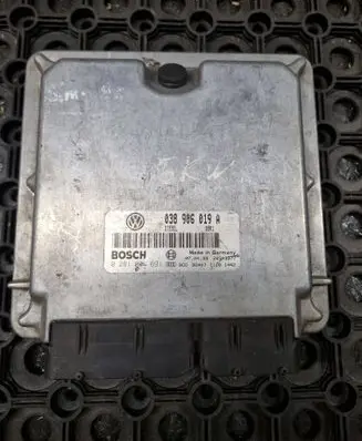 Audi A4 S4 B5 8D Engine control unit/module 038906019A 28SA3977 0281001691