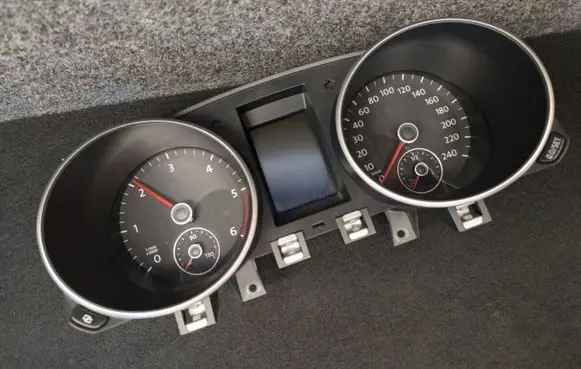 Volkswagen Golf VI Speedometer (instrument cluster) 5K0920870G
