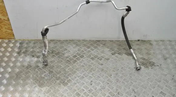 Audi Q3 8U Air conditioning (A/C) pipe/hose 8U0820743D