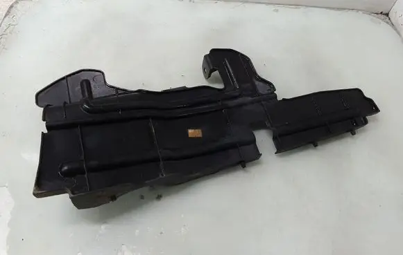 Toyota Corolla Verso E121 Intercooler air guide/duct channel 