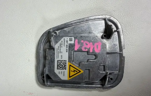 Volvo V50 Headlight ballast module Xenon 