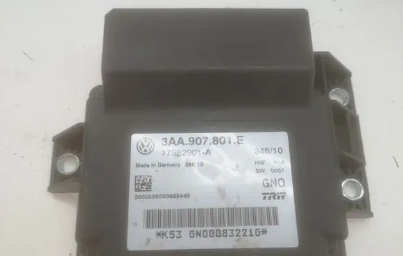 Volkswagen PASSAT CC Hand brake control module 3AA907801E