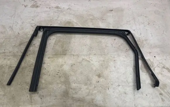Peugeot 308 Rear door glass trim molding 9837773380