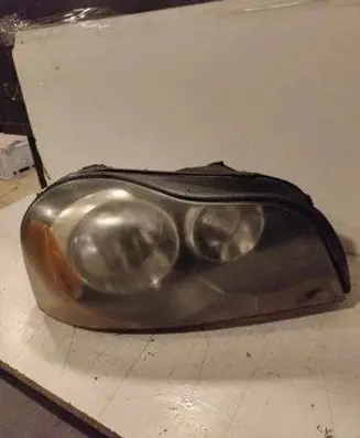 Volvo XC90 Headlight/headlamp 89007588 8620572