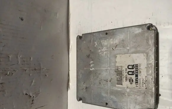 Nissan X-Trail T30 Engine control unit/module 5800118