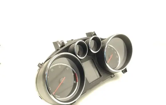 Opel Mokka Speedometer (instrument cluster)