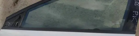 Volvo V40 Front door glass trim molding 