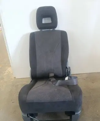 Mazda MPV II LW Rear seat