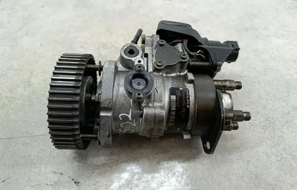 Fiat Doblo Fuel injection high pressure pump R8640A121A