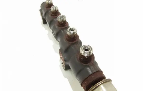 Ford C-MAX I Fuel main line pipe 9654590