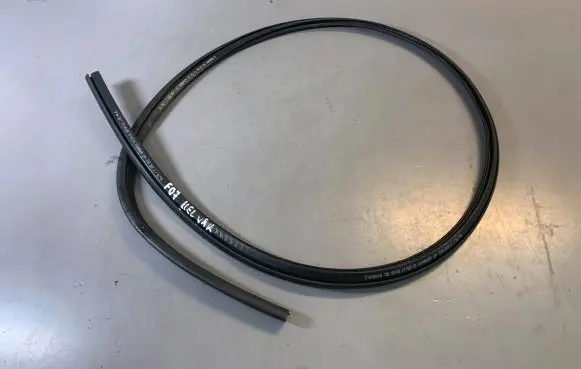 BMW 5 GT F07 Sliding door rubber seal 51767233913 7233913