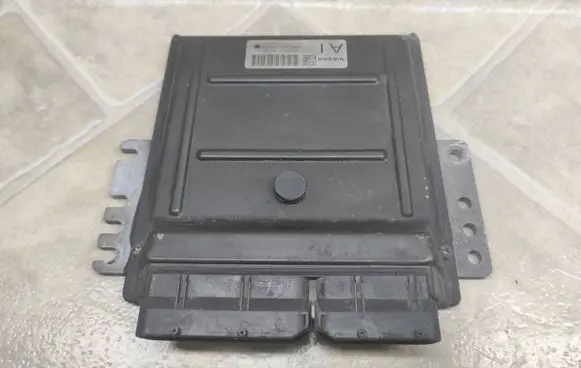 Nissan X-Trail T31 Engine control unit/module MEC71021
