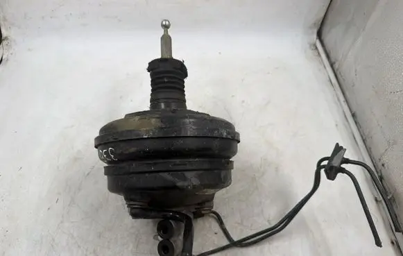 Audi A4 S4 B5 8D Brake booster 4B3612105
