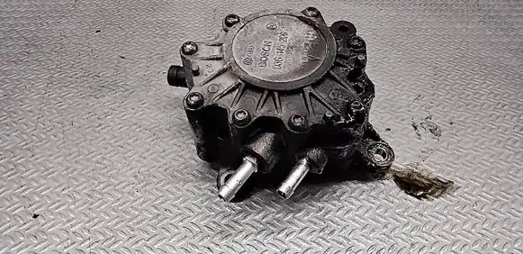 Volkswagen PASSAT B6 Vacuum pump 03G145209C