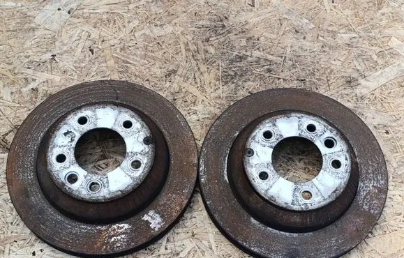 Volkswagen Touareg I Rear brake disc 