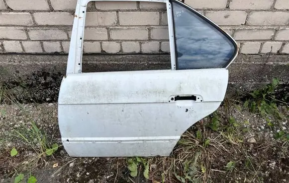 BMW 5 E34 Rear door