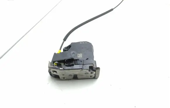 Opel Astra K Front door lock