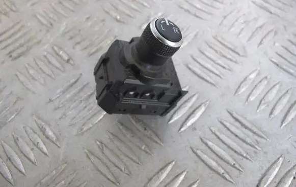 Toyota Corolla E210 E21 Wing mirror switch E21PRZYCIREGULUSTE