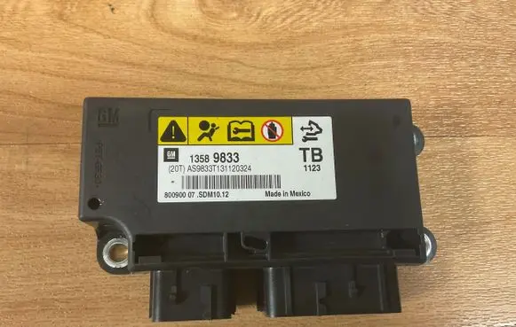 Opel Insignia A Airbag control unit/module 13589833 80090007 AS98331111120324