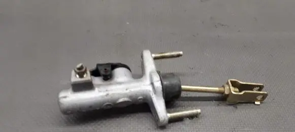 Toyota Yaris Clutch slave cylinder 