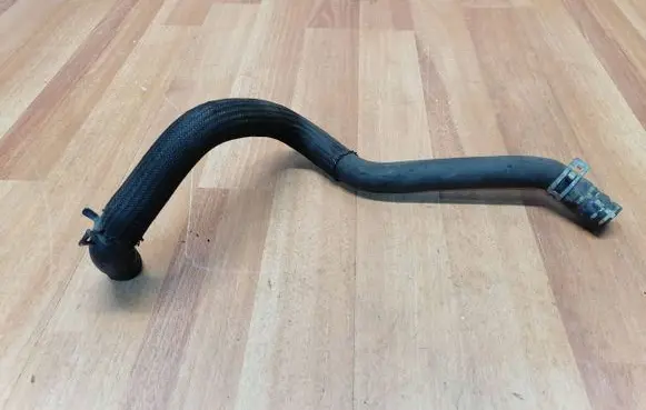 Peugeot 407 Engine coolant pipe/hose 132334