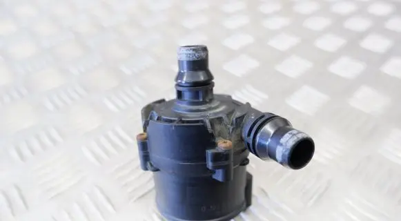 BMW X3 F25 Electric auxiliary coolant/water pump 7643949 0392023222