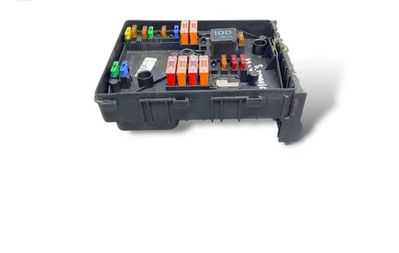 Skoda Octavia Mk2 (1Z) Fuse module 1K0937125